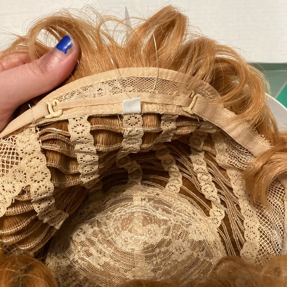 Curly 8” wig from WigsDo.com, never worn, NEW - Picture 4 of 7